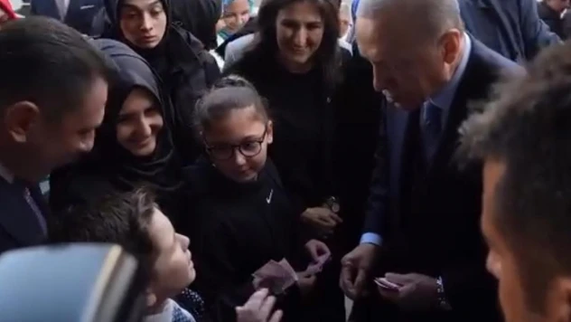 Cumhurbaşkanı Erdoğan'ın Sarp ve Rümeysa ile ilgi çeken diyaloğu