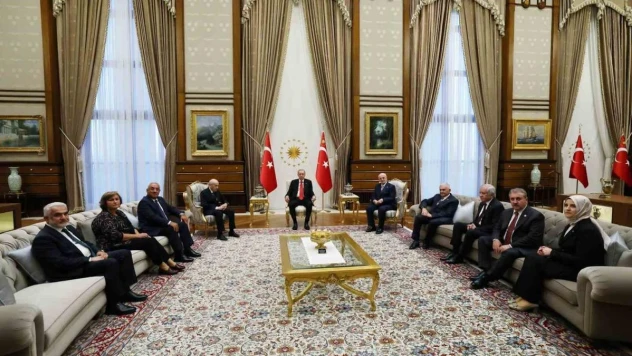 Cumhurbaşkanı Erdoğan, MHP lideri Bahçeli ve bazı siyasetçileri kabul etti