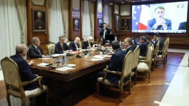 Cumhurbaşkanı Erdoğan Liderler Zirvesi'nin çevrimiçi toplantısına katıldı