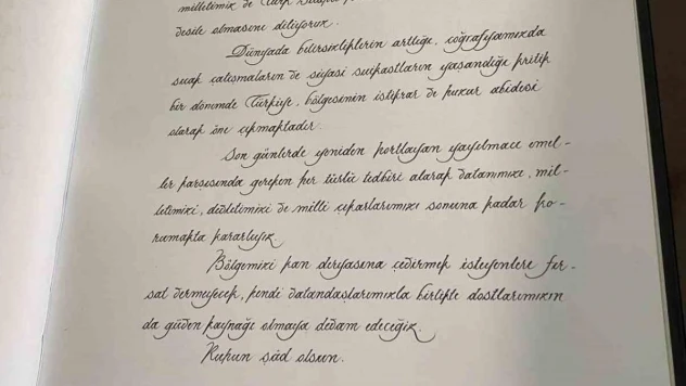 Cumhurbaşkanı Erdoğan, YAŞ üyeleriyle birlikte Anıtkabir'i ziyaret etti