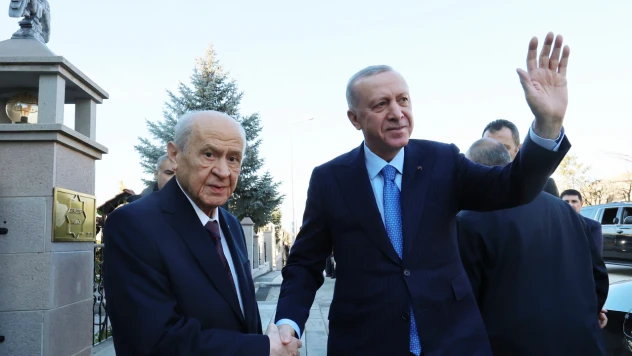 Cumhurbaşkanı Recep Tayyip Erdoğan, MHP Genel Başkanı Devlet Bahçeli ile Beştepe'de bulunan konutunda bir araya geldi.