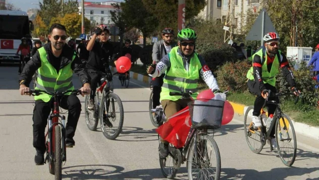 Cumhuriyet'in 100. yılı anısına bisiklet turu düzenlendi