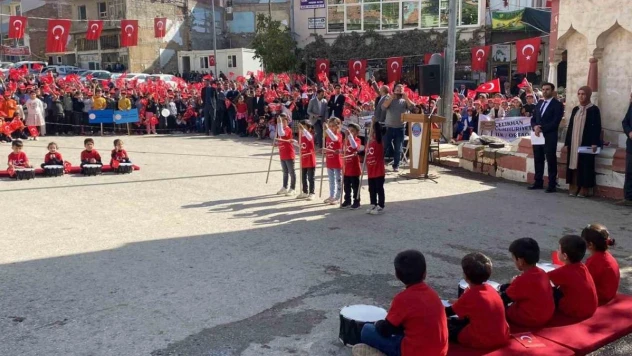 Cumhuriyetin 100. Yılı, Çelikhan'da coşkuyla kutlandı