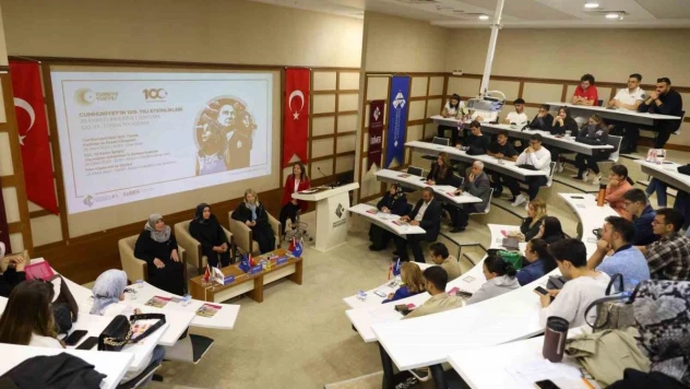 Cumhuriyetin 100. yılında girişimci kadınlar HKÜ'de başarı hikayelerini anlattı