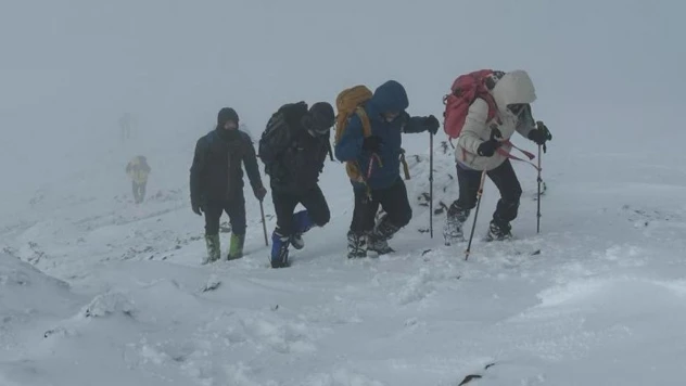 Dağcılardan 2 bin 800 rakımlı dağa zorlu tırmanış