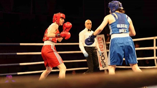 Darıca'da düzenlenen Türkiye Büyük Kadınlar Boks Şampiyonası sona erdi