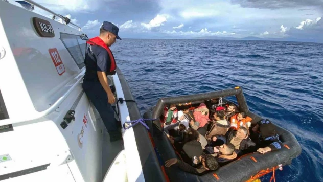 Datça'da 18 düzensiz göçmen kurtarıldı, 40 göçmen yakalandı