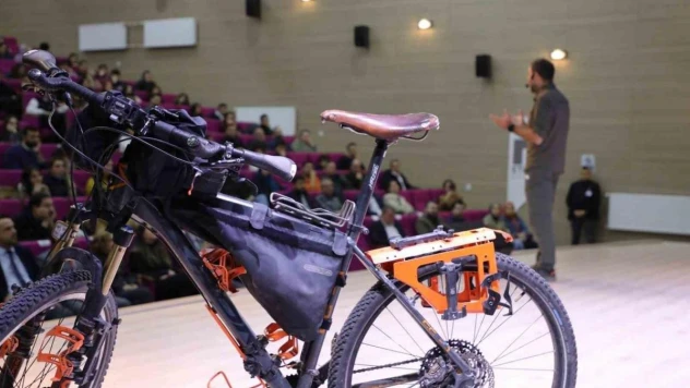 Demir Atlı Adam üniversite öğrencileriyle buluştu