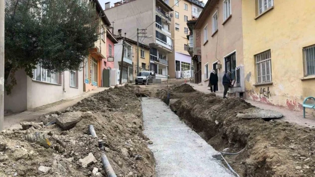 Demirci'nin yağmur suyu hattı çalışmaları devam ediyor