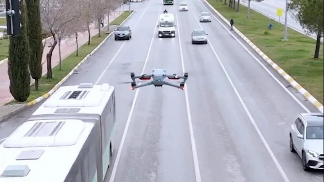 Denizli'de dron ile havadan trafik denetimleri sürüyor