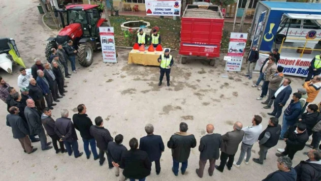 Denizli'de jandarmanın 'Güvenli Tarım, Güvenli Traktör' eğitimleri sürüyor