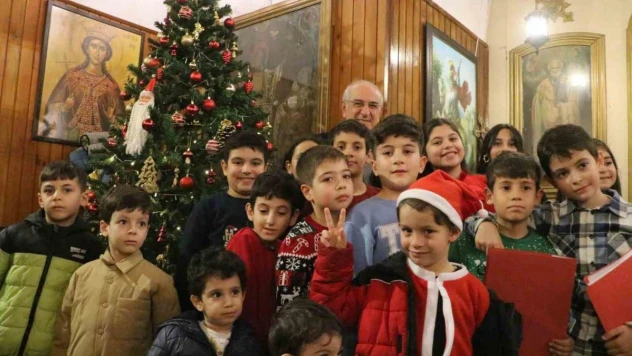 Depremin vurduğu İskenderun'da Noel etkinliği