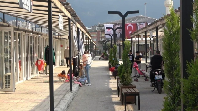 Depremzede esnafın umudu konteyner çarşı oldu