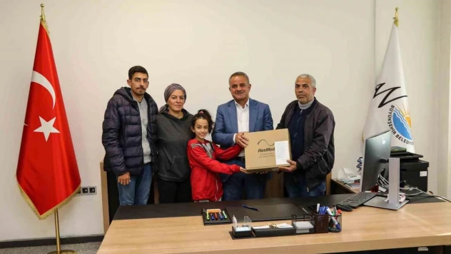 Depremzedeye uyku apnesi ve solunum cihazı hediye edildi