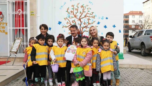 Deveci: 'Eğitime yapılan her yatırım çocuklarımıza, ülkemize ve geleceğimize yatırım'