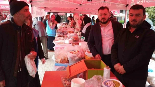 Devrek'te Filistin'e destek standı kuruldu