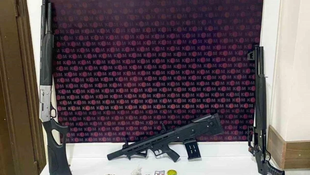 Didim'de çok sayıda uyuşturucu ve silah ele geçirildi