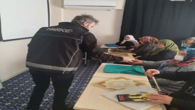 Didim'de veliler madde bağımlılığı konusunda bilgilendirildi