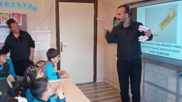 Diş Hekimi Erdal Er: 'Süt dişlerinin fazla bakım gerektirmediği şeklinde yanlış bir düşünce var'