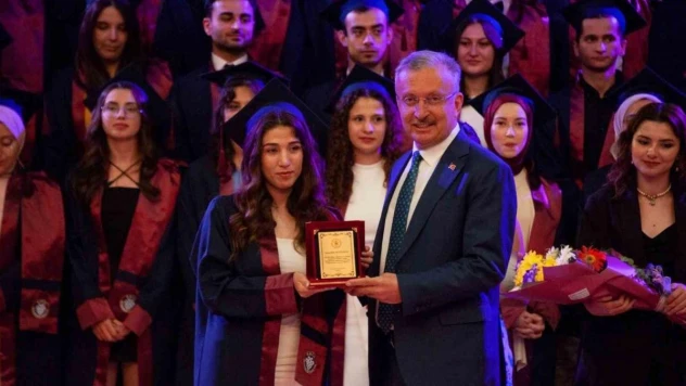 Diş Hekimliği Fakültesinden gururlandıran başarı