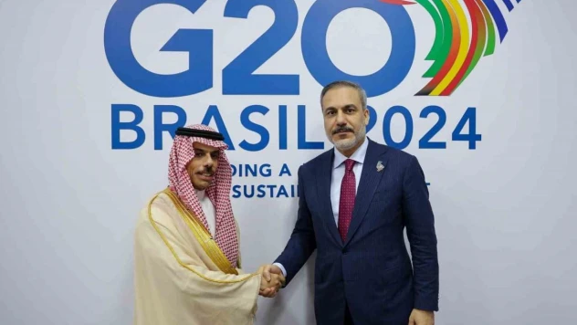 Dışişleri Bakanı Fidan, Suudi Arabistan Dışişleri Bakanı Farhan ile görüştü