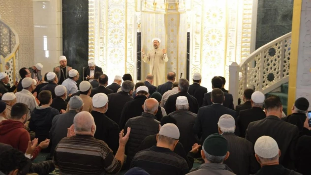 Diyanet İşleri Başkanı Erbaş, Denizlilerle sabah namazında buluştu