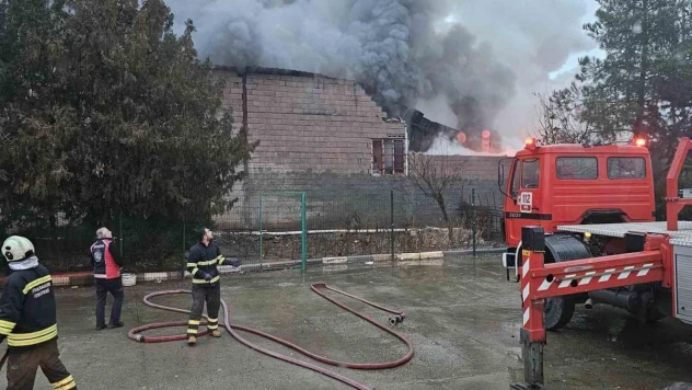 Diyarbakır'da depo yangını