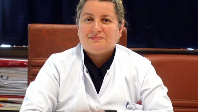 Doç. Dr. Uğur, 'Hormon sağlığı için özellikle sebze ve meyve ağırlıklı olacak şekilde beslenmeliyiz'