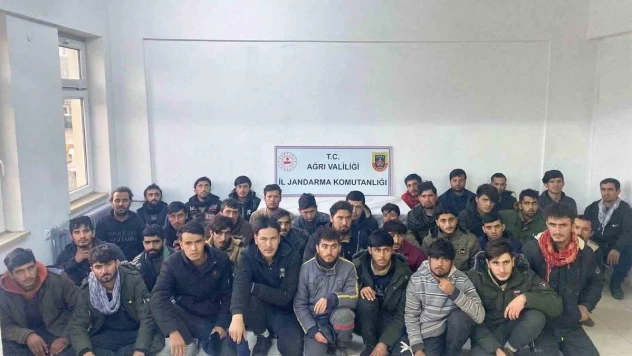 Doğubayazıt'ta 36 düzensiz göçmen yakalandı, 1 kişi gözaltına alındı