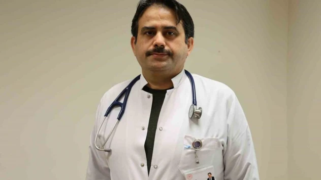 Doktor öğretim üyesi Azar: 'Elektronik sigara tütün mamullerini bırakmak için çıktı fakat kendisi yıllar içerisinde bağımlılık oluşturdu'