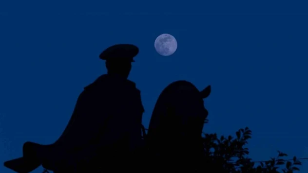 Dolunay kartpostallık görüntüler oluşturdu