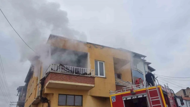 Domaniç'te ev yangını korkuttu