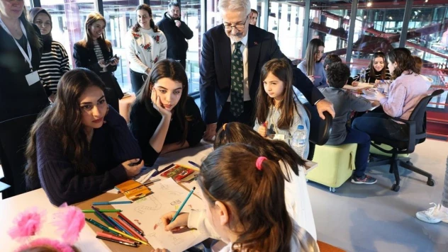 DOST Projesi'ne katılan çocuklar tasarımlara başladı