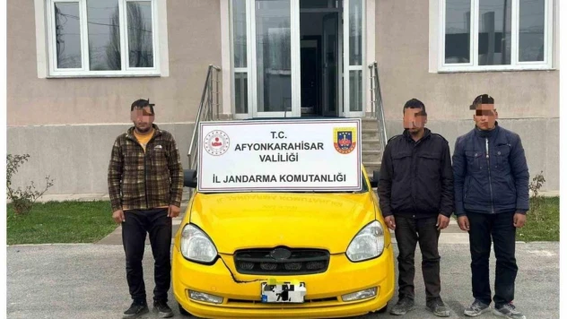 Düzensiz göçmen operasyonu, 3 gözaltı