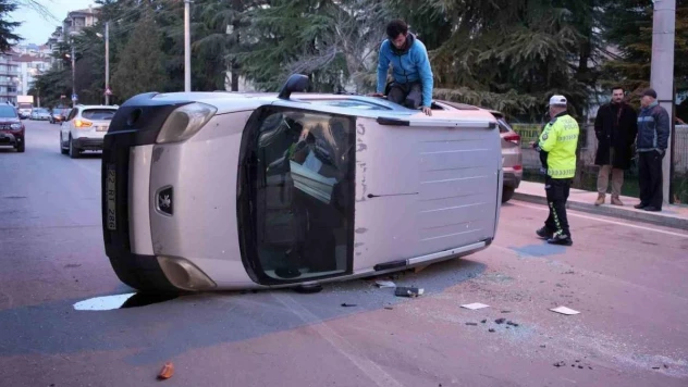Edirne'de iki otomobil çarpıştı: 1 yaralı