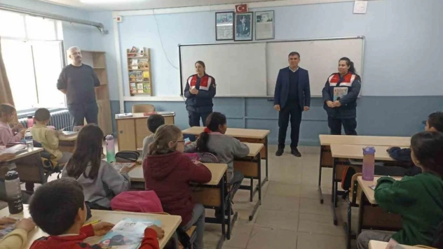 Edirne Jandarması çocukların yanında