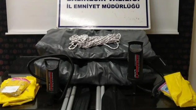 Edremit'te 11 düzensiz göçmen ve 2 yabancı uyruklu organizatör yakalandı