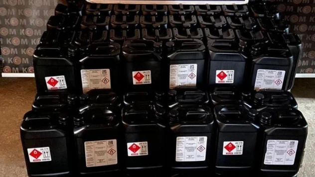Edremit'te polisin aramasında 470 litre etil alkol ele geçirildi