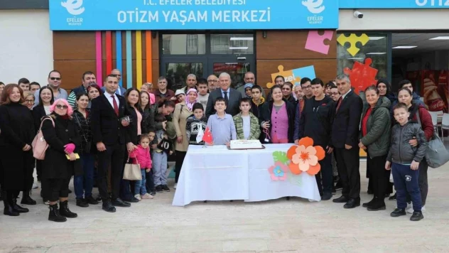 Efeler'in özel çocukları Otizm Yaşam Merkezi'nin ikinci yılını kutladı