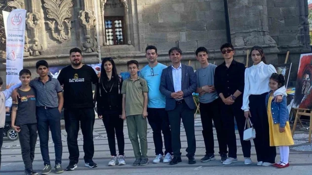 El emeklerini sergilediler