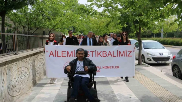 Elazığ'da 'Aile Haftası' farkındalık yürüyüşü