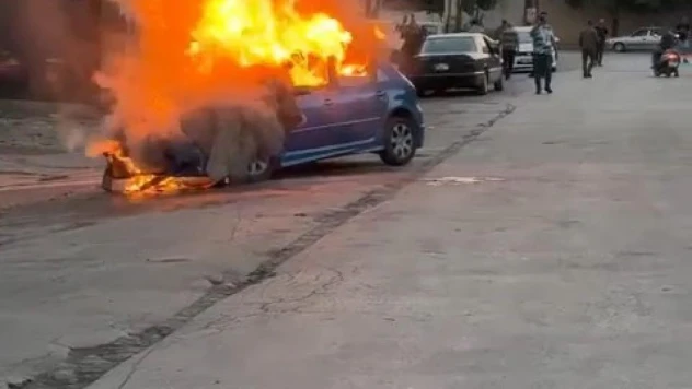 Elazığ'da seyir halindeki otomobil alev topuna döndü