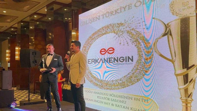 Elazığlı kuaför Doğu Anadolu Bölgesi'nin en iyi kuaförü seçildi