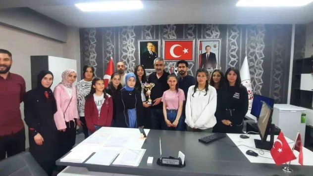 Eleşkirt Gençlik Spor Halk Oyunları Ekibi Ağrı Şampiyonu oldu