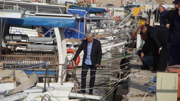 Emekli edebiyat öğretmeni teknesinin altında ölü bulundu