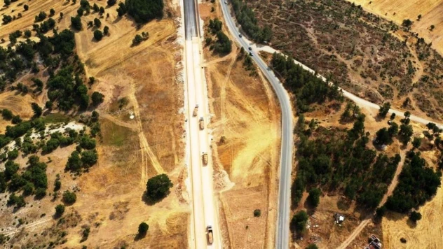 Emet-Tavşanlı yolunun kalan 8 kilometrelik kısmı tamamlanarak hizmete açıldı