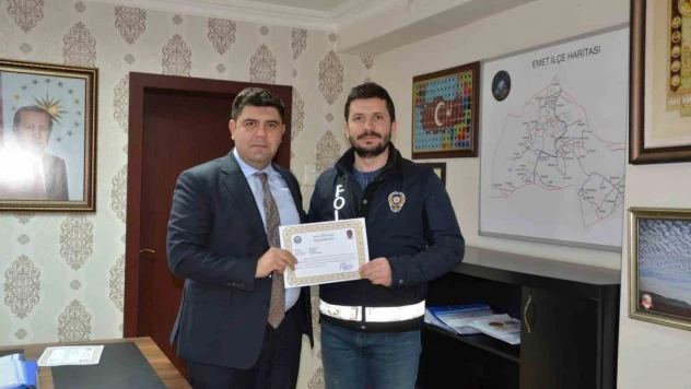 Emet'te başarılı polislere başarı belgesi