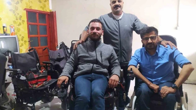 Engelli genç, kendisi gibi engelli olanlara umut oluyor