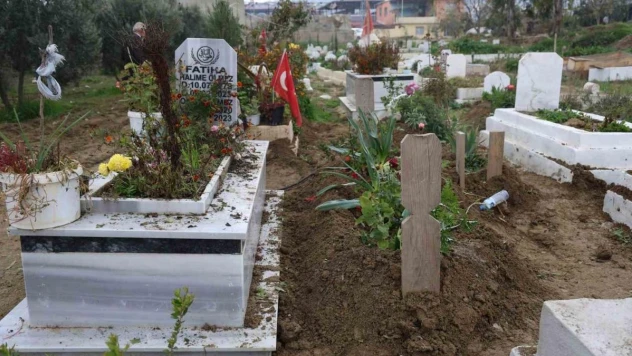 Enkaz başında cebindeki bisküviyle yürekleri dağlamıştı, bisküviyi yediremediği oğlunun yanına gömüldü