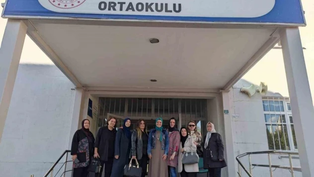 ER-VAK kadın komisyonundan Tuba öğretmene tebrik ziyareti